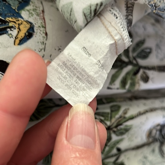 AVI COLLECTION BY KAHALA HAWAIIAN ISLANDS XL short sleeve button down - Picture 9 of 9